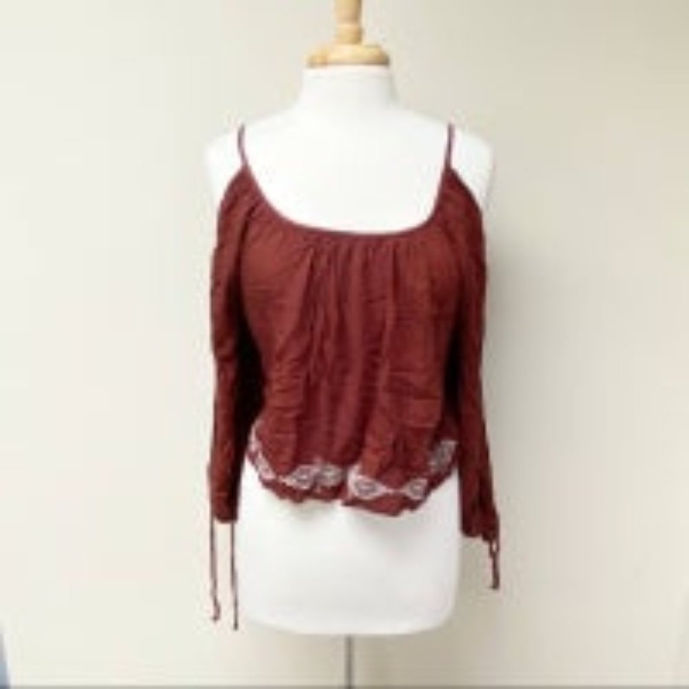 LA Hearts cold shoulder top Embroidered